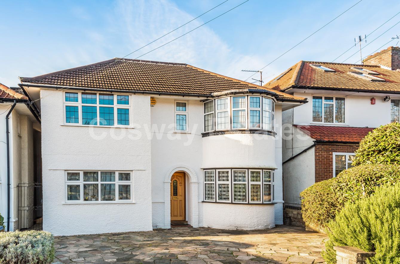 Lawrence Avenue, Mill Hill